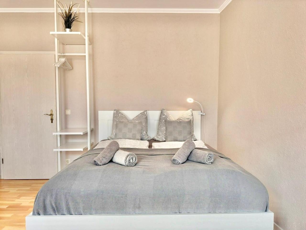 Appartement "Stadtgefluester" Im Zentrum, Inkl Stellplatz, 2 Betten, Babybett, Balkon, Gratis Kaffee Und Tee, Wlan バウツェン エクステリア 写真