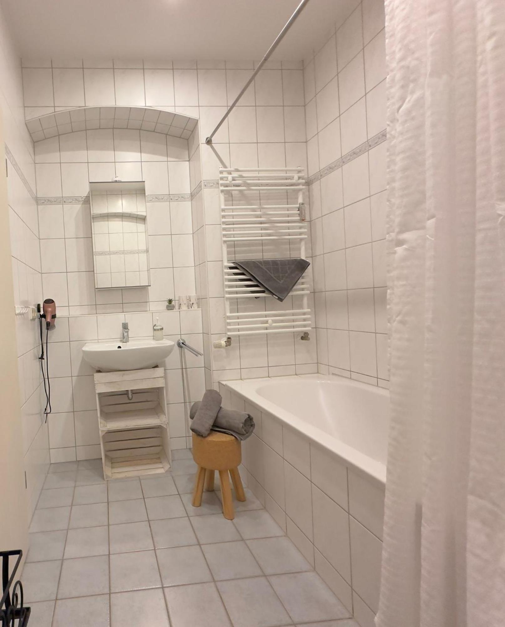 Appartement "Stadtgefluester" Im Zentrum, Inkl Stellplatz, 2 Betten, Babybett, Balkon, Gratis Kaffee Und Tee, Wlan バウツェン エクステリア 写真